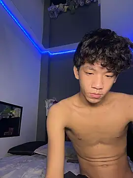 Snapshot of Kailertwink chatting on July 15, 2026, 9:55 pm Kailertwink online show from July 15, 2026, 9:55 pm