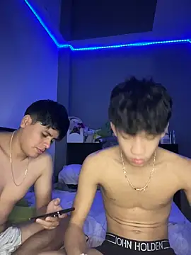 Snapshot of Kailertwink chatting on June 27, 2026, 1:11 am Kailertwink online show from June 27, 2026, 1:11 am