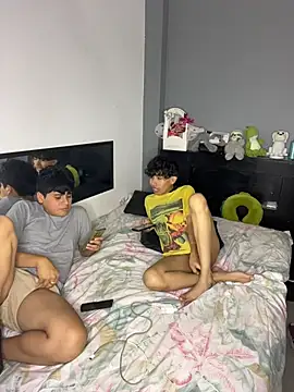 Kailertwink online show from October 31, 2025, 5:15 am