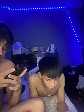 Kailertwink online show from April 10, 2026, 2:40 am