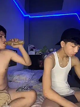 Snapshot of Kailertwink chatting on June 29, 2026, 6:40 pm Kailertwink online show from June 29, 2026, 6:40 pm
