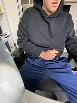 Snapshot of greggts chatting on November 8, 2025, 12:20 pm greggts online show from November 8, 2025, 12:20 pm