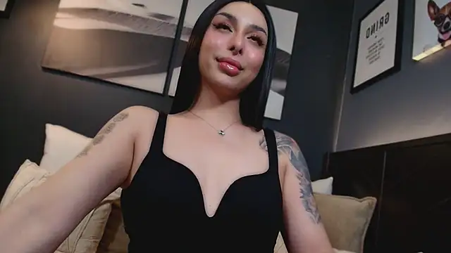 LUNACOCKSLAYER online show from April 11, 2026, 6:43 am