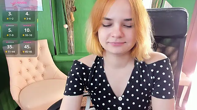 Snapshot of Gina_Dawson chatting on November 8, 2025, 8:40 am Gina Dawson online show from November 8, 2025, 8:40 am