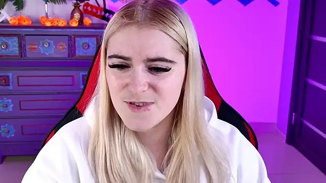 Stef Nicks online show from October 29, 2025, 9:41 am