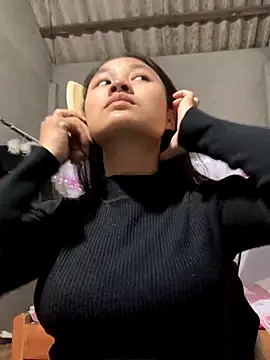 NhuFox online show from November 3, 2025, 1:33 am