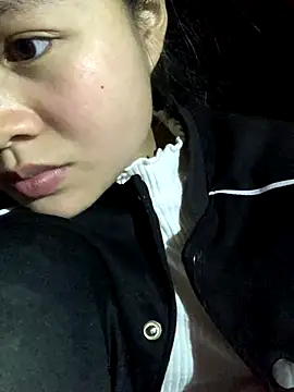 NhuFox online show from November 23, 2025, 12:48 pm