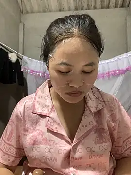 NhuFox online show from October 2, 2025, 1:03 pm