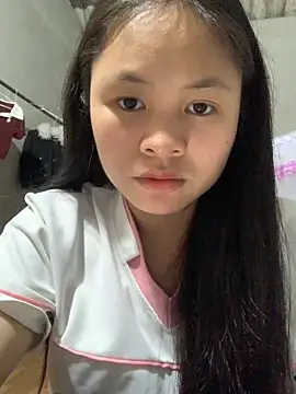 NhuFox online show from November 7, 2025, 12:31 pm