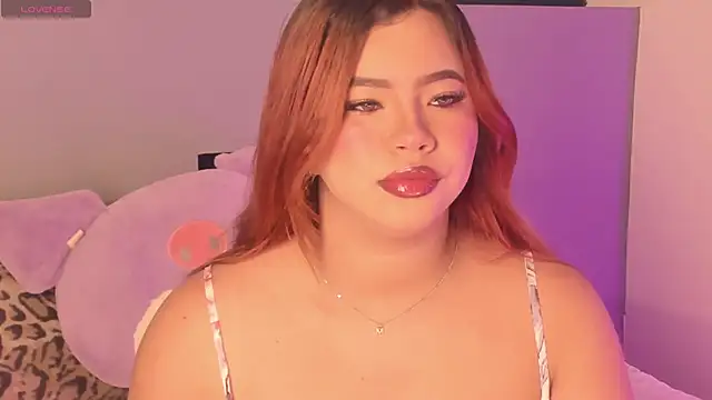 Snapshot of ScarlettDavis1_ chatting on October 19, 2025, 7:33 am ScarlettDavis1 online show from October 19, 2025, 7:33 am