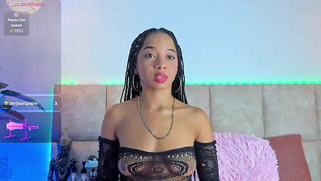 KarolBlanco online show from December 1, 2025, 2:23 am