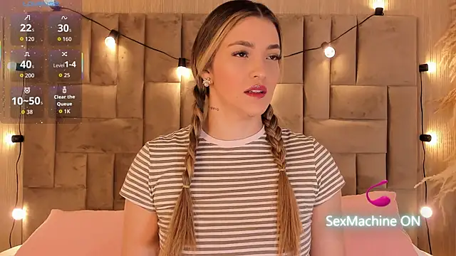 ClaradelMar online show from September 30, 2025, 10:54 am