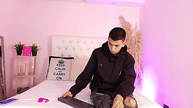 AmelieAndAce online show from November 18, 2025, 12:52 pm