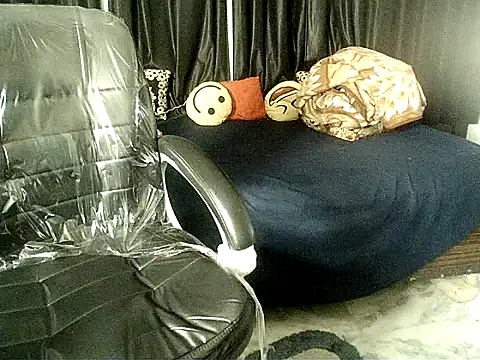 Anaconda-Mall online show from December 14, 2025, 8:03 pm