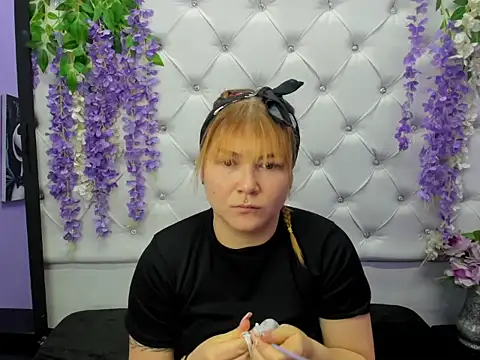 Snapshot of JuliettaRousse69 chatting on September 9, 2025, 12:36 pm JuliettaRousse69 online show from September 9, 2025, 12:36 pm