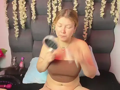 Snapshot of JuliettaRousse69 chatting on November 13, 2025, 12:31 pm JuliettaRousse69 online show from November 13, 2025, 12:31 pm