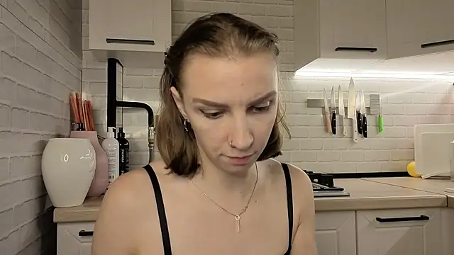 Snapshot of Edena_ chatting on July 29, 2026, 8:19 pm Edena online show from July 29, 2026, 8:19 pm