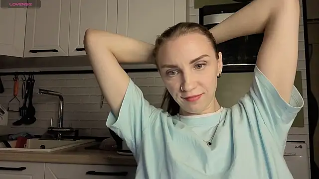 Snapshot of Edena_ chatting on June 22, 2026, 7:33 pm Edena online show from June 22, 2026, 7:33 pm