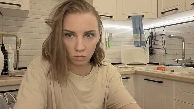 Snapshot of Edena_ chatting on July 19, 2026, 8:38 pm Edena online show from July 19, 2026, 8:38 pm