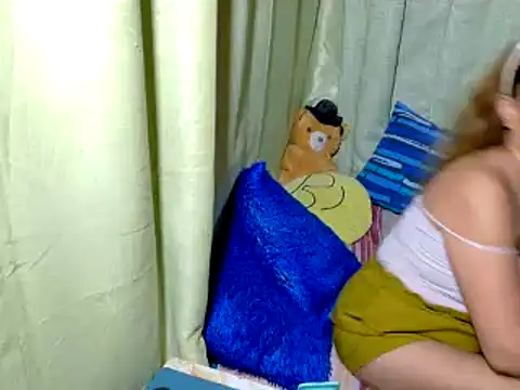 xxloveheart online show from February 14, 2026, 10:32 pm