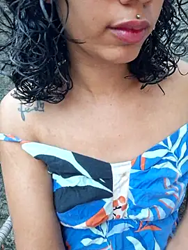 Snapshot of RavenShyfit chatting on December 17, 2025, 8:58 pm RavenShyfit online show from December 17, 2025, 8:58 pm