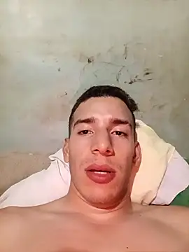 Snapshot of Jose20moro chatting on November 28, 2025, 12:33 am Jose20moro online show from November 28, 2025, 12:33 am