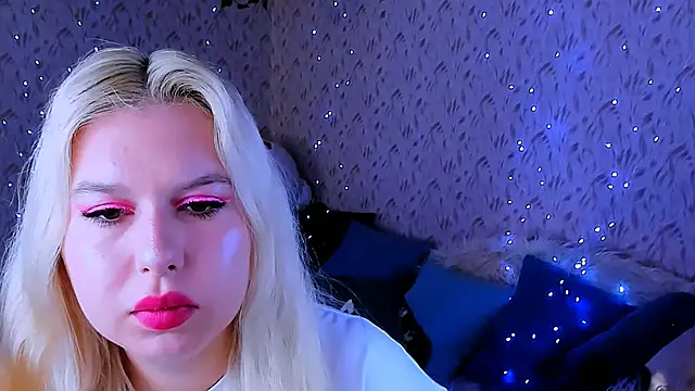 ChloeRicc online show from October 7, 2025, 8:26 am