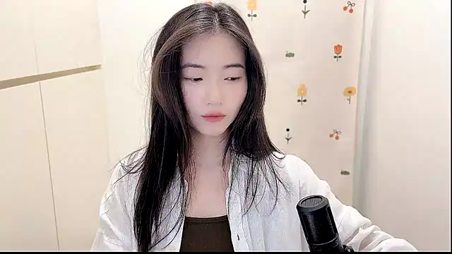 Snapshot of Rosalind_xixi chatting on October 16, 2025, 8:33 am Rosalind xixi online show from October 16, 2025, 8:33 am
