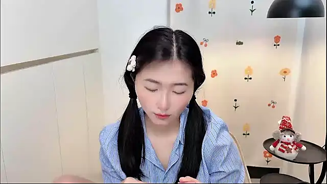 Rosalind xixi online show from April 17, 2026, 1:52 am