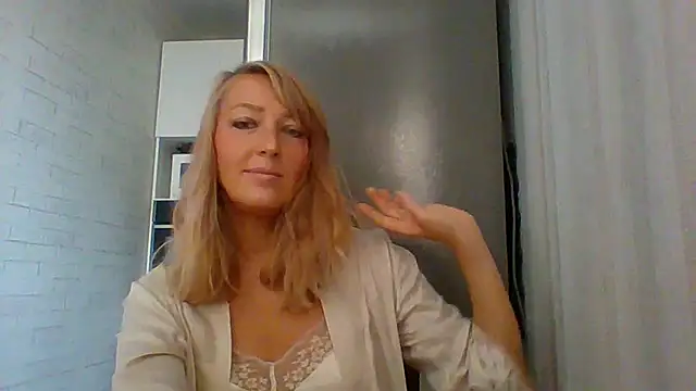 Vexxaa online show from September 25, 2025, 6:41 am