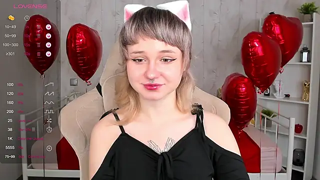 Snapshot of Tori_Cutie chatting on February 12, 2026, 12:10 am Tori Cutie online show from February 12, 2026, 12:10 am