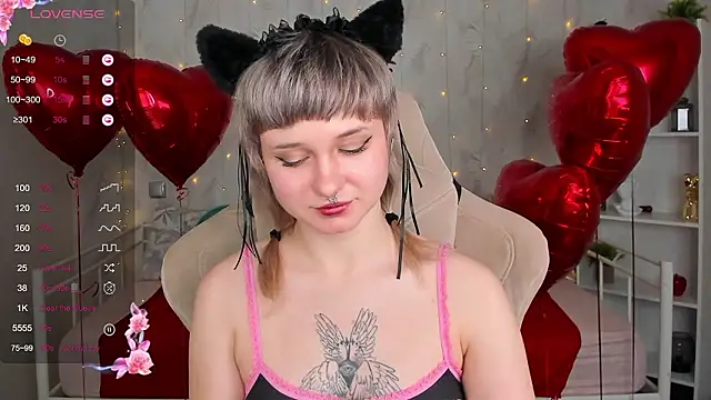 Snapshot of Tori_Cutie chatting on February 8, 2026, 12:08 am Tori Cutie online show from February 8, 2026, 12:08 am