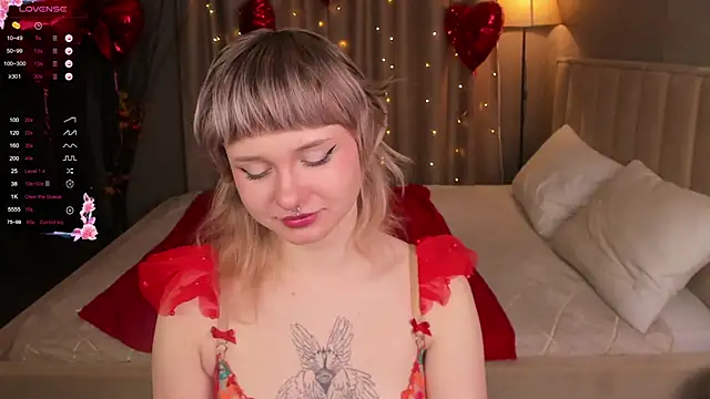 Snapshot of Tori_Cutie chatting on February 27, 2026, 12:11 am Tori Cutie online show from February 27, 2026, 12:11 am