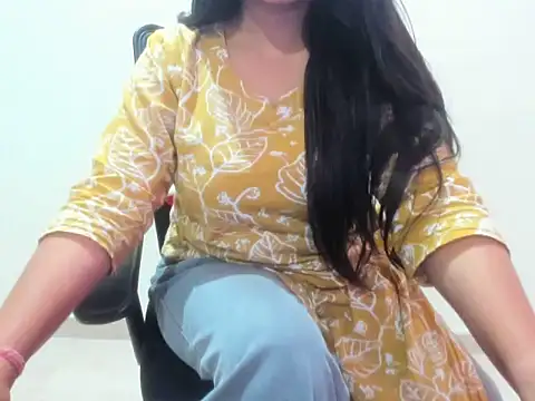 Hina Chaudhary online show from April 22, 2026, 4:52 am