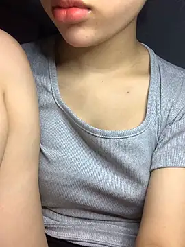 Snapshot of Nguyenha11 chatting on September 30, 2025, 7:47 am Nguyenha11 online show from September 30, 2025, 7:47 am