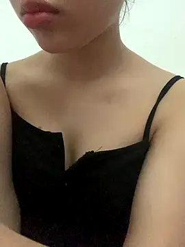 Snapshot of Nguyenha11 chatting on September 28, 2025, 8:43 am Nguyenha11 online show from September 28, 2025, 8:43 am