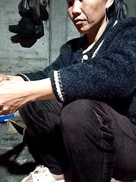 Snapshot of TinTin321 chatting on February 19, 2026, 10:40 pm TinTin321 online show from February 19, 2026, 10:40 pm