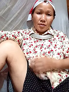 Snapshot of TinTin321 chatting on October 23, 2025, 1:21 pm TinTin321 online show from October 23, 2025, 1:21 pm