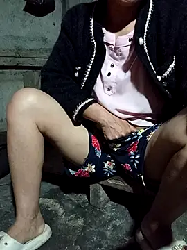 Snapshot of TinTin321 chatting on February 16, 2026, 10:18 pm TinTin321 online show from February 16, 2026, 10:18 pm