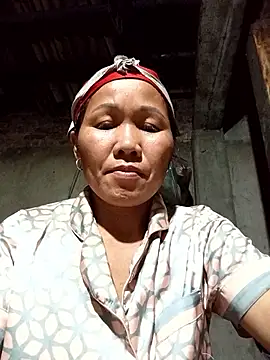 Snapshot of TinTin321 chatting on November 7, 2025, 2:10 pm TinTin321 online show from November 7, 2025, 2:10 pm