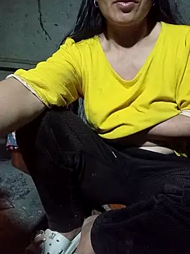 Snapshot of TinTin321 chatting on February 4, 2026, 1:06 pm TinTin321 online show from February 4, 2026, 1:06 pm