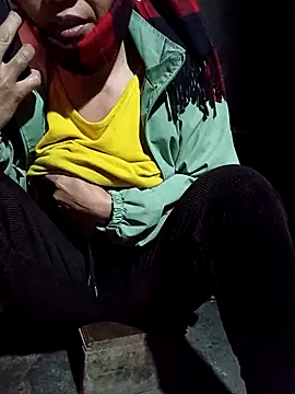 Snapshot of TinTin321 chatting on February 3, 2026, 11:43 pm TinTin321 online show from February 3, 2026, 11:43 pm