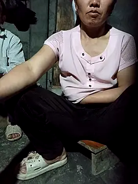 Snapshot of TinTin321 chatting on February 22, 2026, 11:34 am TinTin321 online show from February 22, 2026, 11:34 am