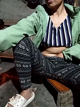 Snapshot of TinTin321 chatting on February 8, 2026, 11:02 pm TinTin321 online show from February 8, 2026, 11:02 pm