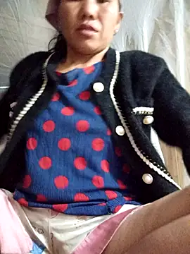 Snapshot of TinTin321 chatting on October 31, 2025, 8:27 pm TinTin321 online show from October 31, 2025, 8:27 pm