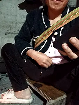 Snapshot of TinTin321 chatting on February 19, 2026, 10:23 am TinTin321 online show from February 19, 2026, 10:23 am