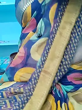 yelmaji91 online show from November 13, 2025, 5:22 am