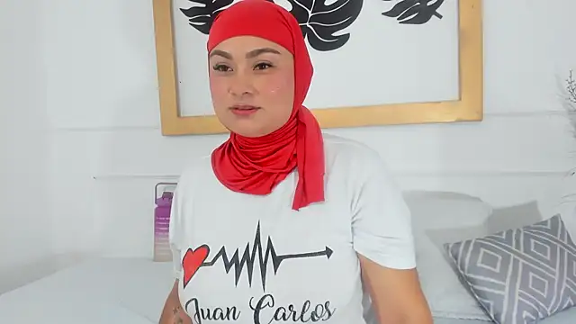 azaharaaa  online show from October 25, 2025, 11:42 am