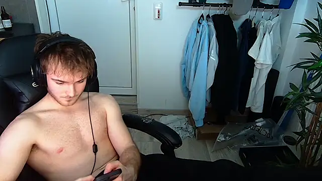 Snapshot of Rudi2007Eye chatting on February 25, 2026, 7:36 pm Rudi2007Eye online show from February 25, 2026, 7:36 pm