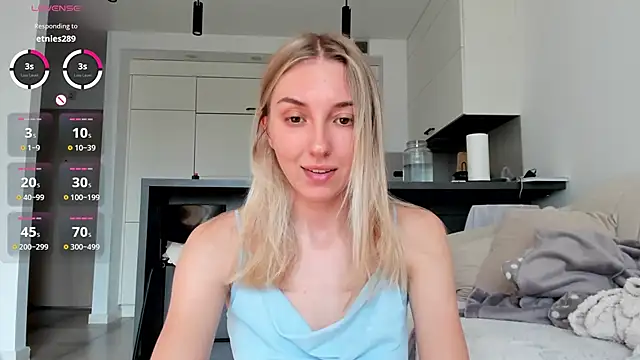 Sunny Rina  online show from June 19, 2026, 7:25 am